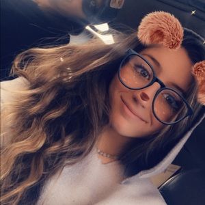 Meet your Posher, Ana